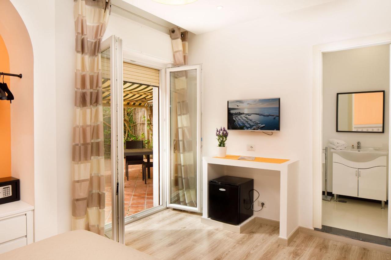 Sorrento Comfort Rooms Con Piscina Εξωτερικό φωτογραφία